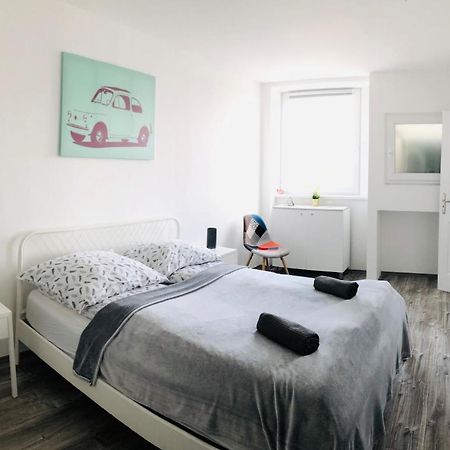 Central Apartments Veszprem Ngoại thất bức ảnh