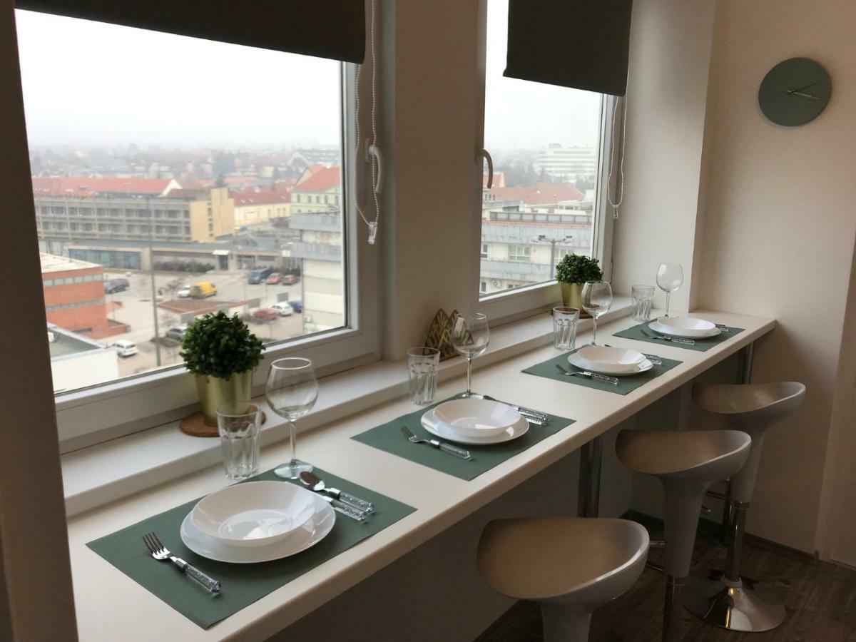 Central Apartments Veszprem Ngoại thất bức ảnh