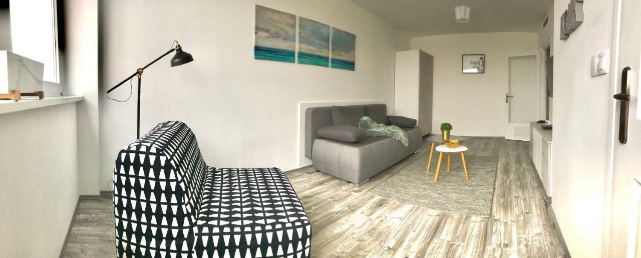 Central Apartments Veszprem Ngoại thất bức ảnh