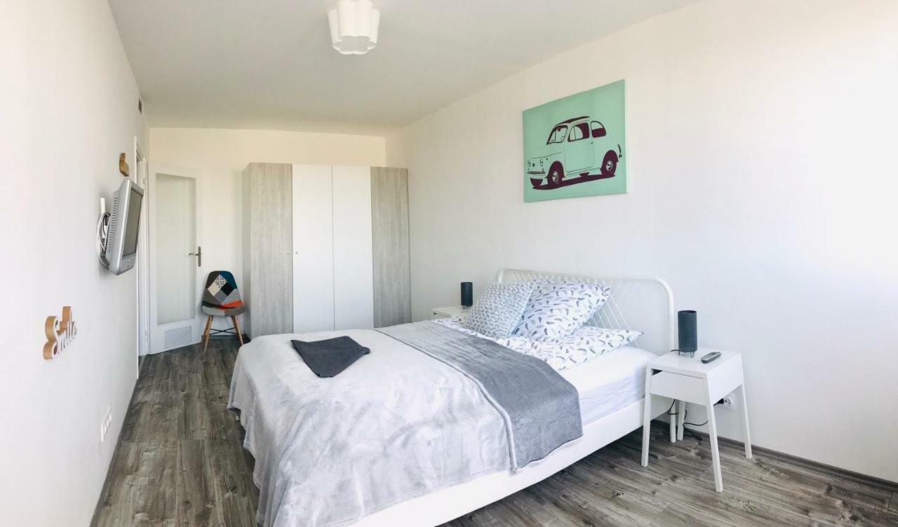 Central Apartments Veszprem Ngoại thất bức ảnh