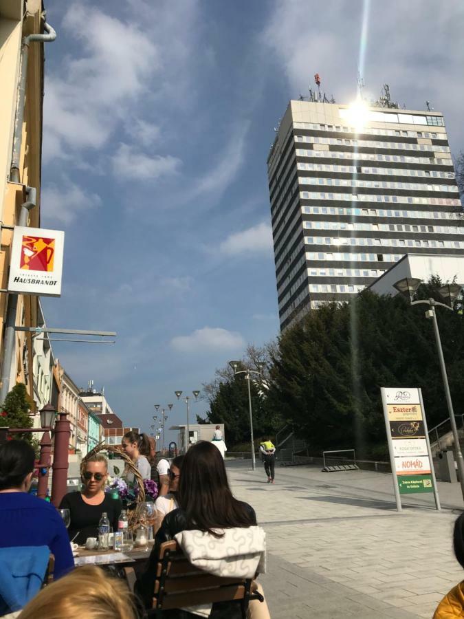 Central Apartments Veszprem Ngoại thất bức ảnh
